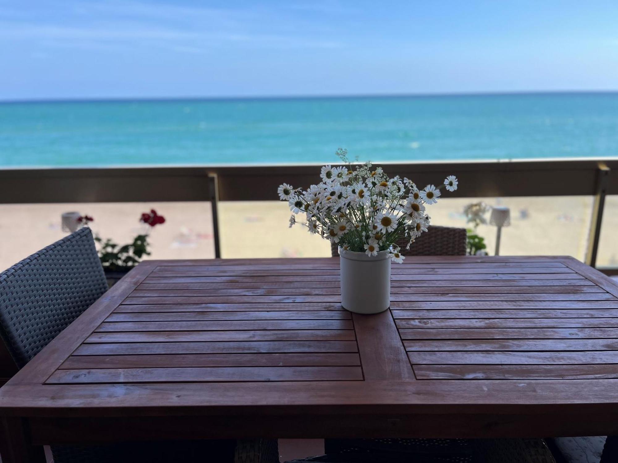 קאלאפיי Acogedor Y Amplio Apartamento Familiar A Pie De Playa מראה חיצוני תמונה